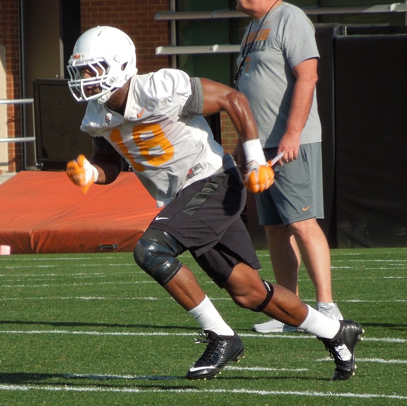 Tight end Jason Croom takes off on a route during Tennessee's practice at Haslam Field on March 8, 2016.