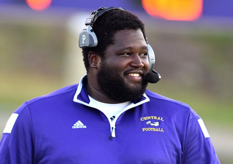 Central High School has named former assistant Cortney Braswell as its new head football coach. 