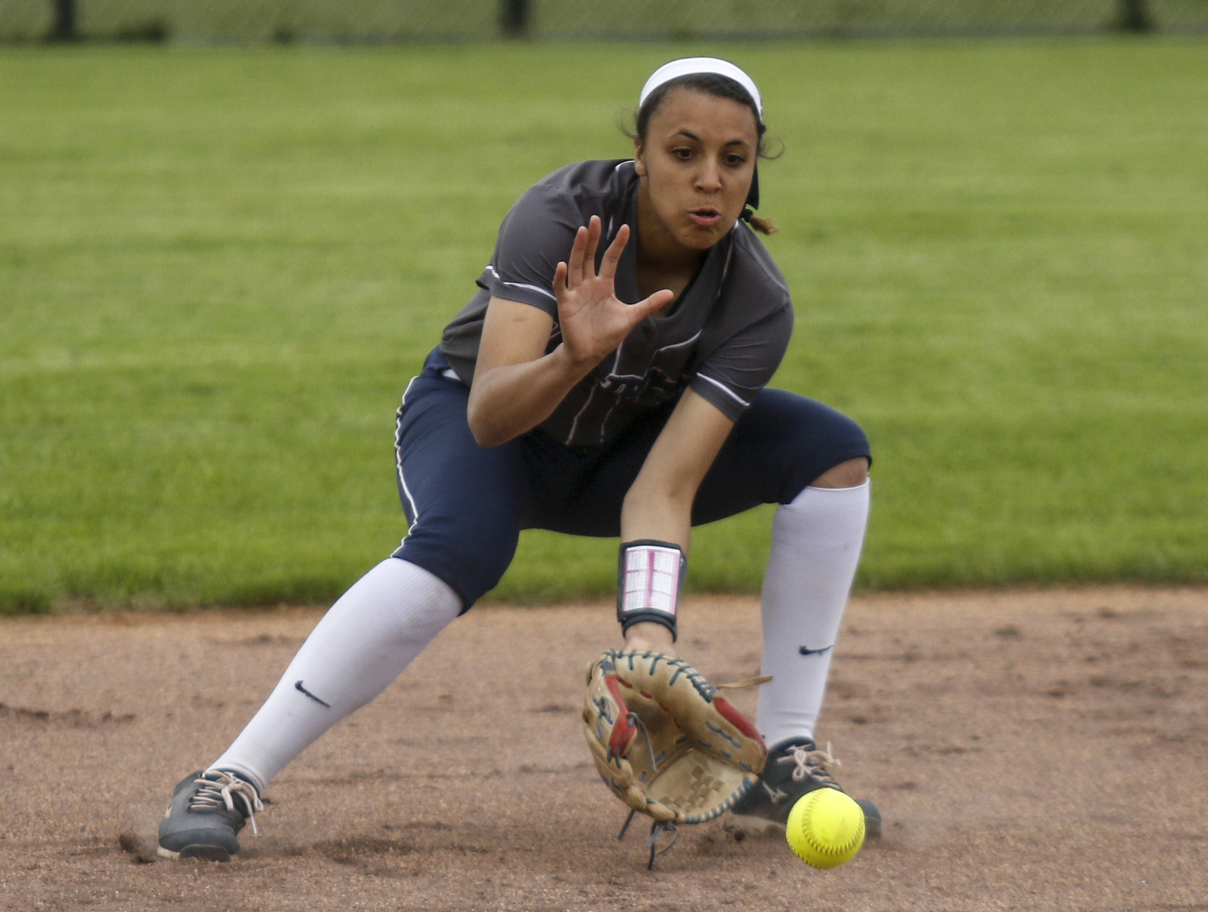 Soddy-Daisy shortstop Alexis Trimiar fields a grounder during their softball game against Ooltewah at Soddy-Daisy High School on Wednesday, April 13, 2016, in Soddy-Daisy, Tenn.