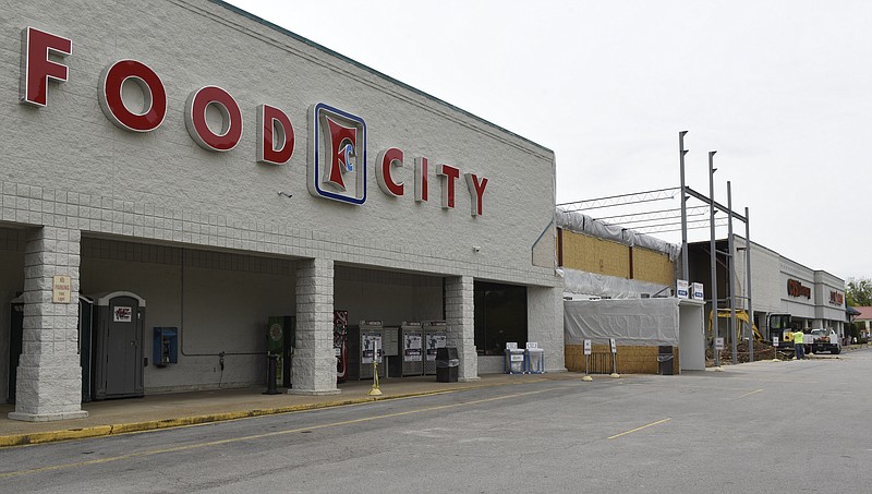 Construction is under way on a remodeling project at the Food City grocery store in St. Elmo, seen on Wednesday, Apr. 13, 2016, in Chattanooga, Tenn. 