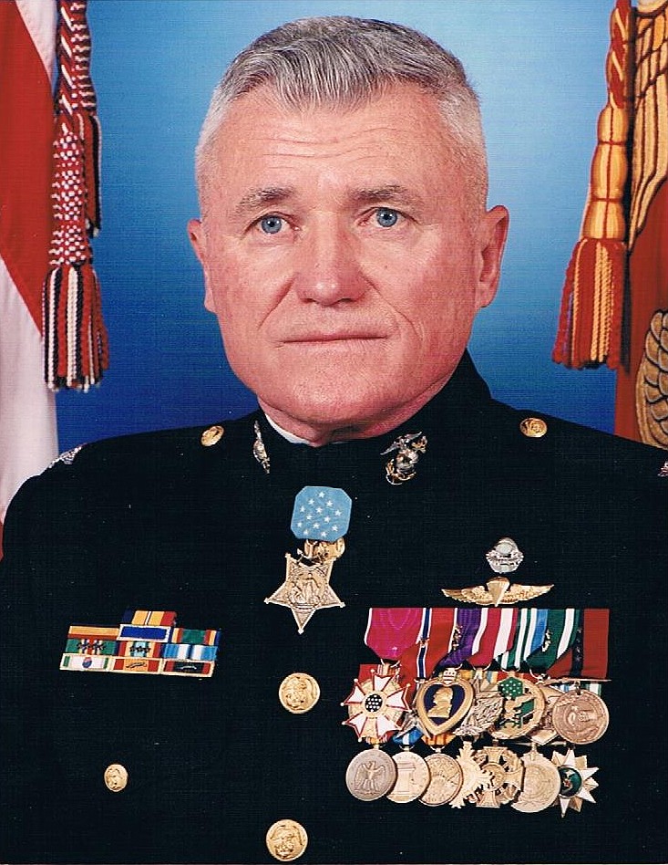 Medal of Honor banquet features decorated Marine Col. Wesley Fox ...