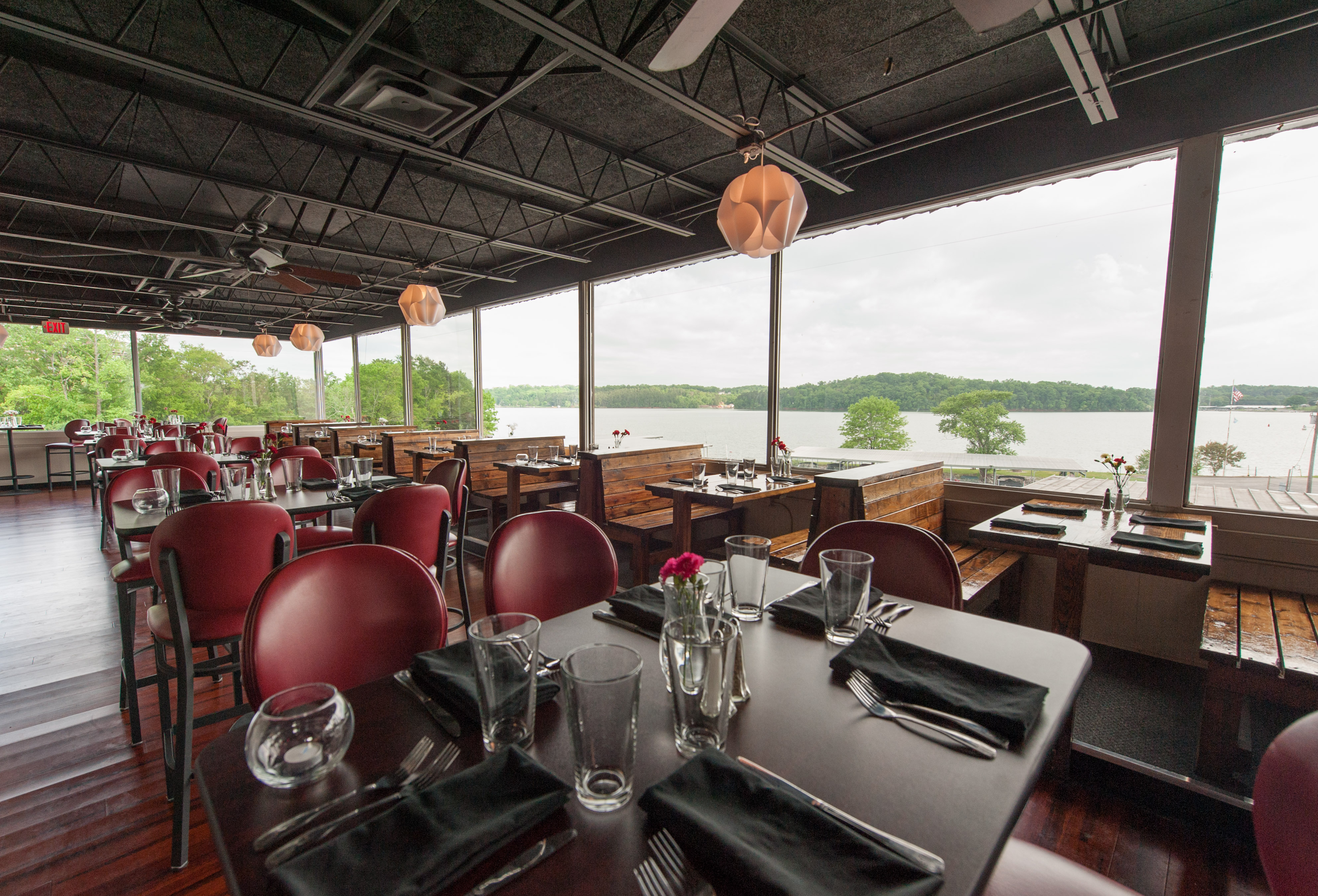 Lakeshore Grille's dining room features a nice view of Chickamauga Lake.
