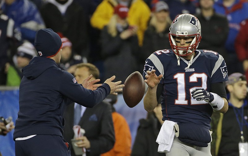 NFL rumors: Patriots' Tom Brady gets involved in helmet controversy