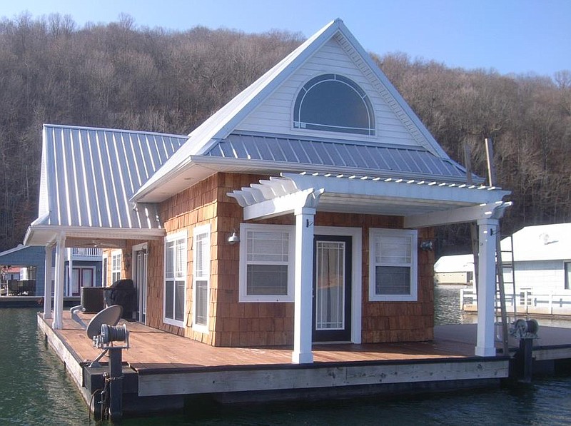 A Tennessee Valley Authority study revealed the rapid growth of unpermitted floating houses, or "non-navigable structures," has raised concerns about potential environmental and safety impacts.