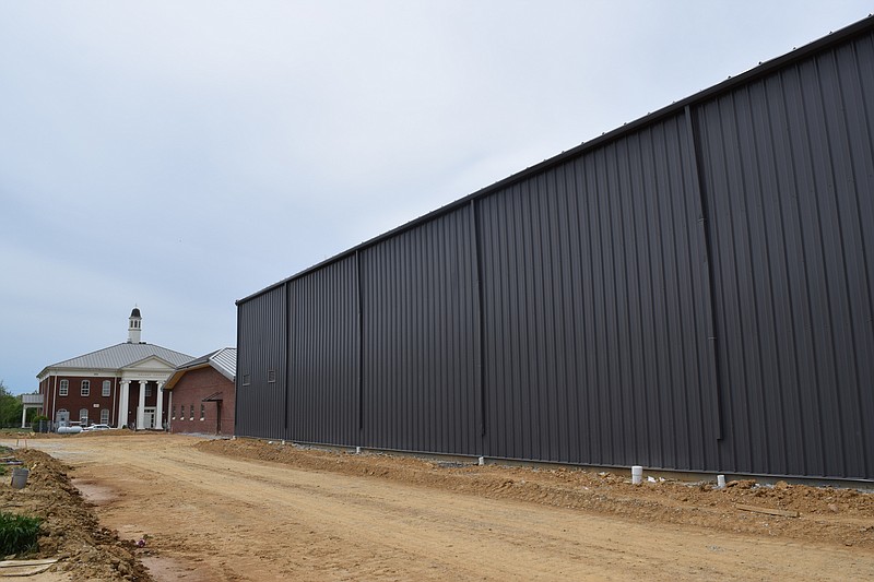 
Grundy County, Tenn.ճ new 98-bed jail is taking shape behind the county courthouse in Altamont as the project continues to build a replacement for the aging, 1970s-era jail that stands a couple of blocks away. The jail is expected to be finished in June with prisoners and staff moving in by July or August.
