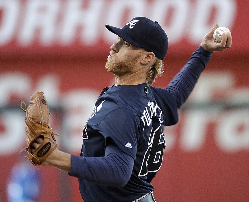 Atlanta Braves starting pitcher Mike Foltynewicz throws during the first inning of a baseball game against the Kansas City Royals Saturday, May 14, 2016, in Kansas City, Mo. (AP Photo/Charlie Riedel)