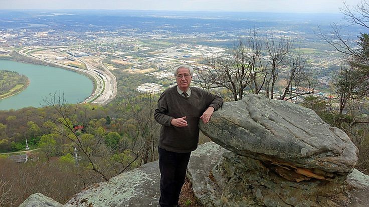 BBC business reporter Peter Day talks about Chattanooga's Gig city from a Lookout Mountain overlook of the city.