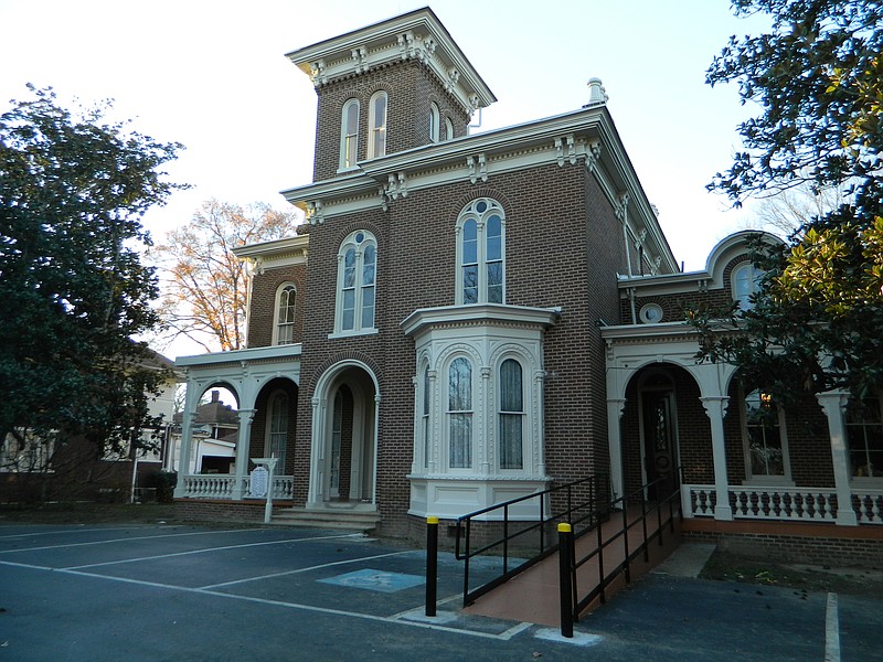 The landmark Craigmiles House, which serves as the History Branch and Archives Building of the Cleveland Bradley County Public Library, has received a federal preservation grant as a boost to its privately funded program of renovations and improvements.