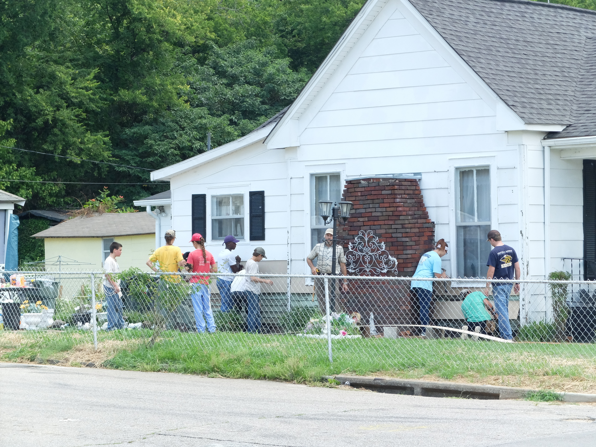A World Changers crew in East Chattanooga replaced floor joists, installed siding and did painting for a homeowner on Stuart Street.
