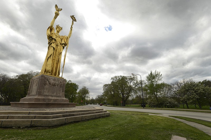 
              FILE - This May 12, 2015 file photo shows Jackson Park in Chicago. President Obama and first lady Michelle Obama have selected Jackson Park on Chicago's South Side to build President Barack Obama's presidential library near the University of Chicago, where Obama once taught constitutional law, a personal familiar with the selection process told The Associated Press on Wednesday, July 27, 2016. (AP Photo/Paul Beaty File)
            