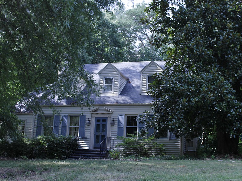 
              The home of a man identified as 67-year-old William Claybourne Taylor is shown Friday, July 29, 2016, in Reidsville, N.C. Taylor, living with his wife under an assumed name at the home, was arrested on July 28, in connection with a 1977 shooting in Florida in which a retired immigration official was killed and the attempted assassination of a Florida mayor. (AP Photo/Skip Foreman)
            