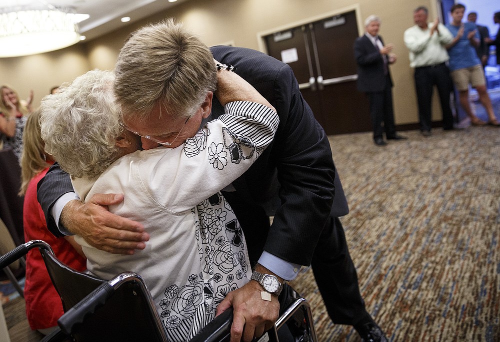 Marty Haynes defeats Mark Siedlecki in Hamilton County Assessor of