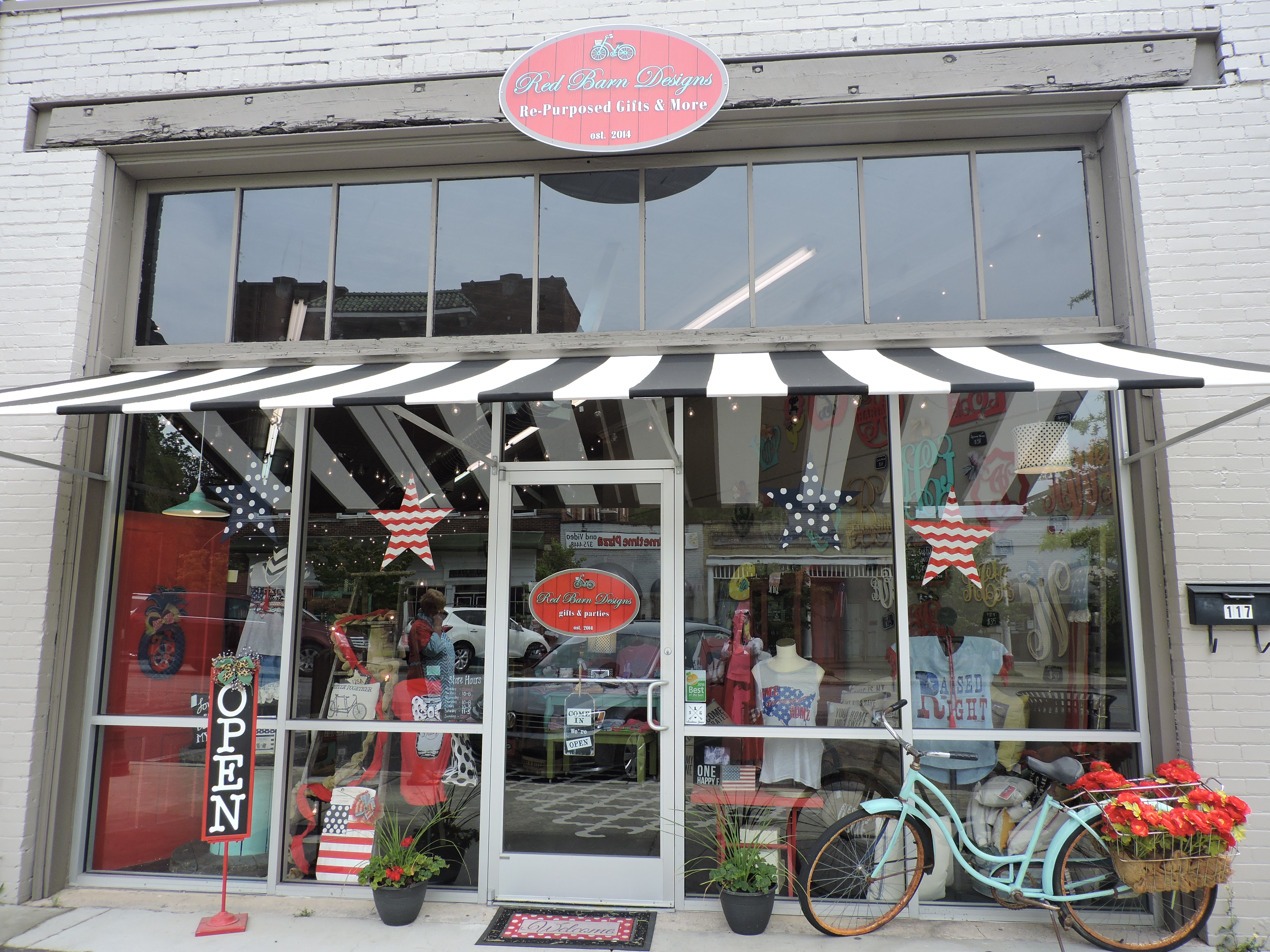 Red Barn Designs store is located in downtown Chickamauga at 117 Gordon St. 