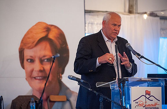 Former Vols Coach Phillip Fulmer talks to the crowd during the dinner the evening before the golf tournament.