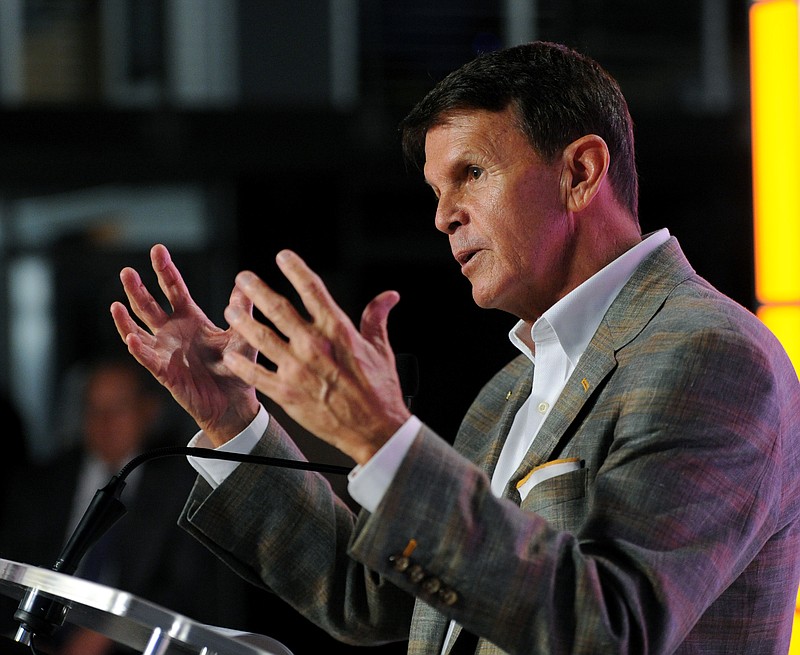 Tennessee athletic director Dave Hart gestures as he announces his retirement, Thursday, Aug.  18, 2016, in Knoxville, Tenn. (Michael Patrick/Knoxville News Sentinel via AP) 