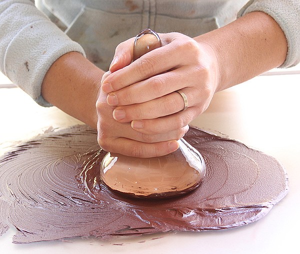 Artist to demonstrate her paintmaking process at River Gallery