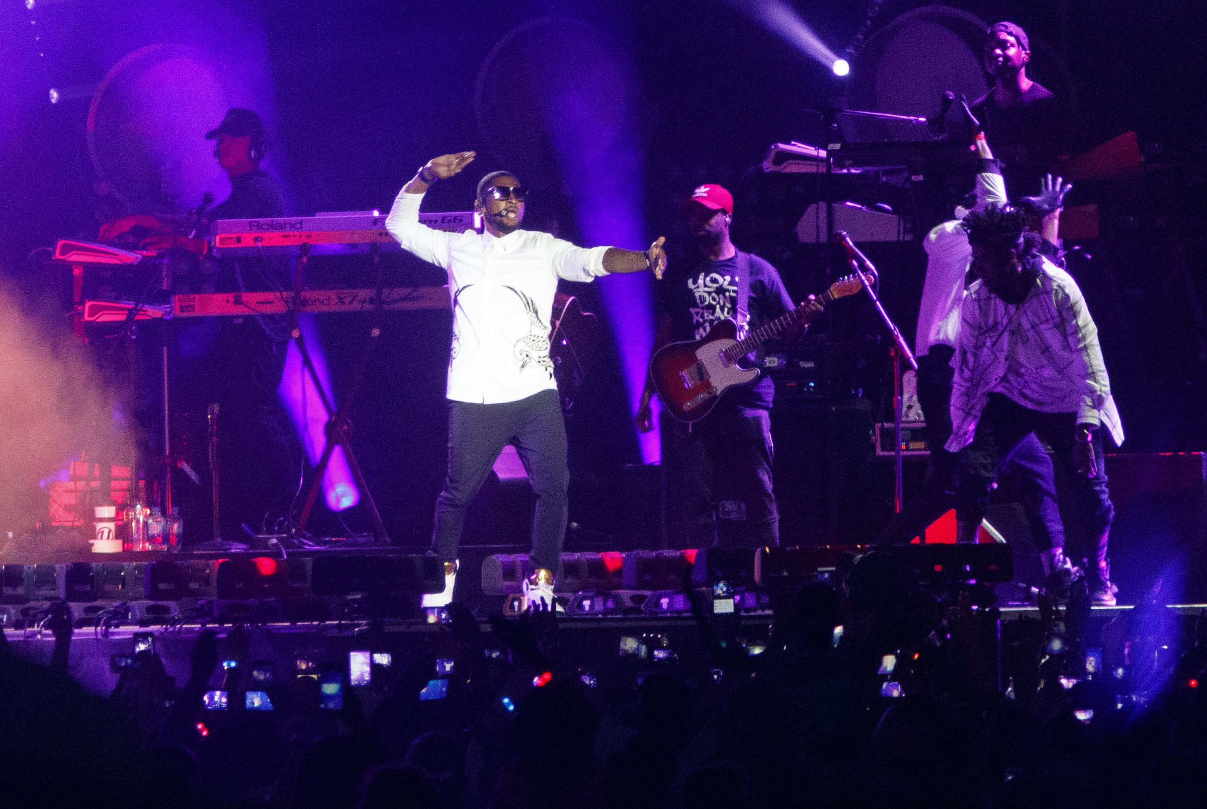 Artist Usher performs at Dalewood Middle School, his former school, on Friday, Sept. 9, 2016, in Chattanooga, Tenn. The concert concluded a string of activities and benefits by the artist in his home town.