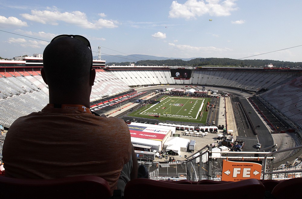 Vols Win In Most Highly Attended College Football Game In History Chattanooga Times Free Press