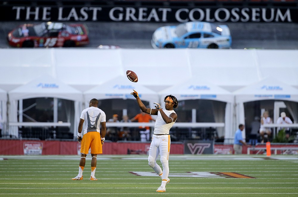 Vols Win In Most Highly Attended College Football Game In History Chattanooga Times Free Press