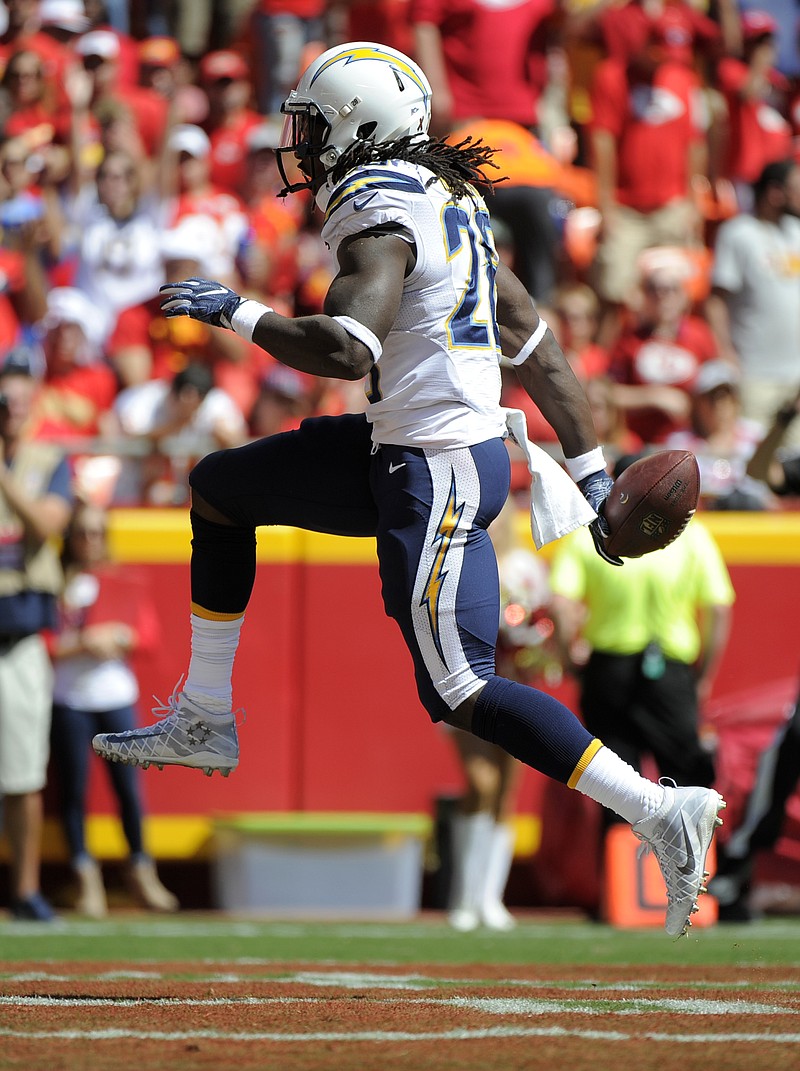 
              San Diego Chargers running back Melvin Gordon (28) celebrates a touchdown during the first half of an NFL football game against the Kansas City Chiefs in Kansas City, Mo., Sunday, Sept. 11, 2016. (AP Photo/Ed Zurga)
            