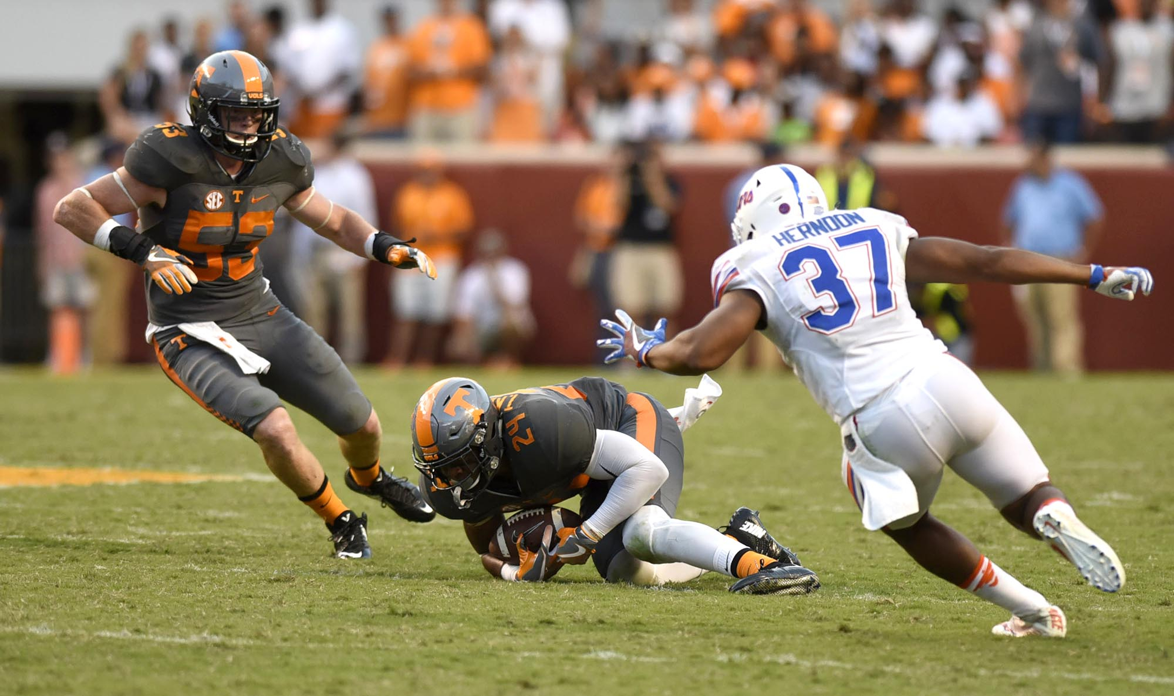 Tennessee's Todd Kelly Jr. (24) smothers Florida's on-sides kick. The Florida Gators visited the Tennessee Volunteers in a important SEC football contest at Neyland Stadium on September 24, 2016.