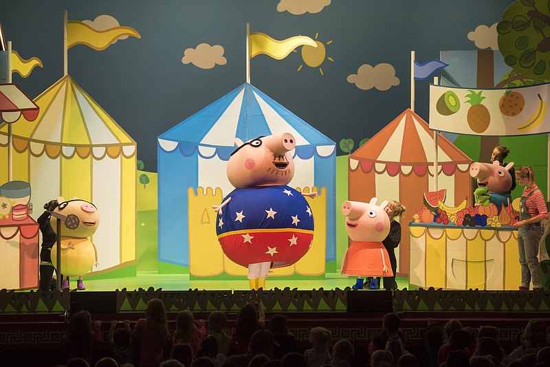 Pedro Pony (Amber Scott Jones), Daddy Pig (Evan Michael), Peppa Pig (Lib Campbell), George Pig (Brenna Larsen) and Daisy (Candice Moll) appear in a scene from "Peppa Pig's Big Splash."