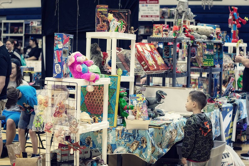 Hundreds of pop-culture enthusiasts rifle through vendors' wares during the 2015 Geekster toy and comic collecting show.
