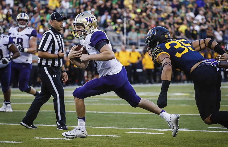 2016 Sheldon grad Justin Herbert competes to start at QB for Ducks