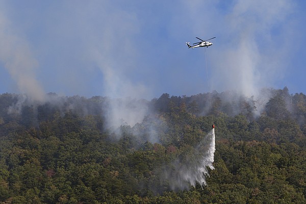 Firefighters make progress in battle to quell Signal Mountain brush ...