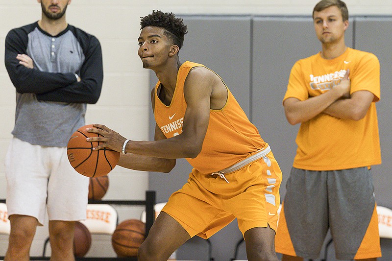 Jalen Johnson was the highest-rated recruit in Tennessee's six-player signing class for 2016, but the freshman wing will sit out this season to give him time to mature, Volunteers coach Rick Barnes announced this week.