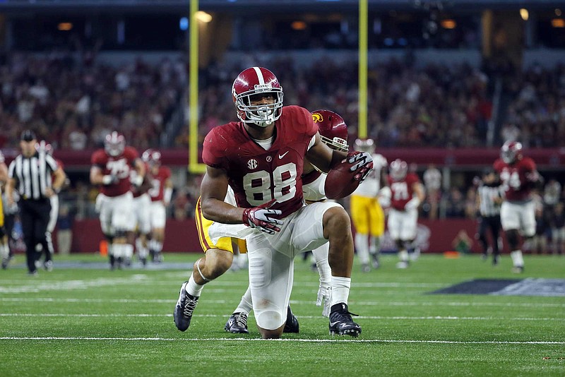 Tight end O.J. Howard and Alabama opened this season with a 52-6 drubbing of Southern California, which went on to hand Washington its only loss. Alabama and Washington will collide in a national semifinal at the Peach Bowl on New Year's Eve.