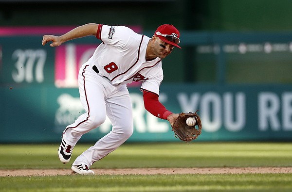 Nationals trade Danny Espinosa to the Angels for two pitchers