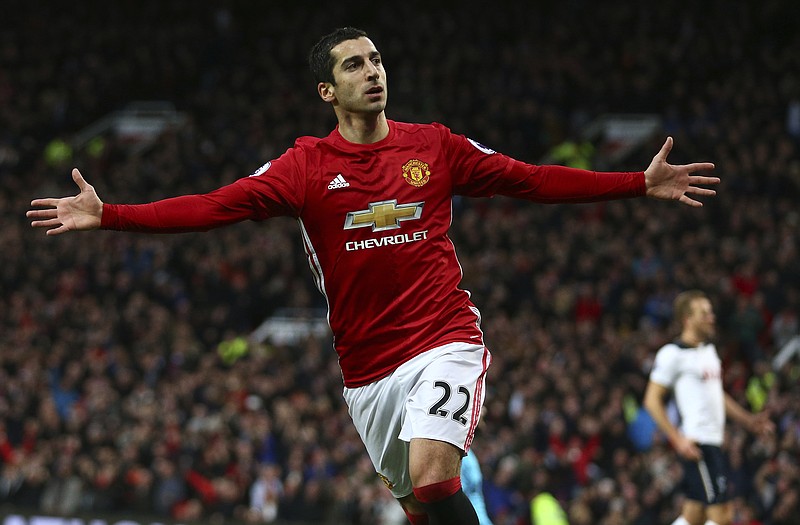 Mkhitaryan scores, gets hurt as Man United beats Spurs 1-0