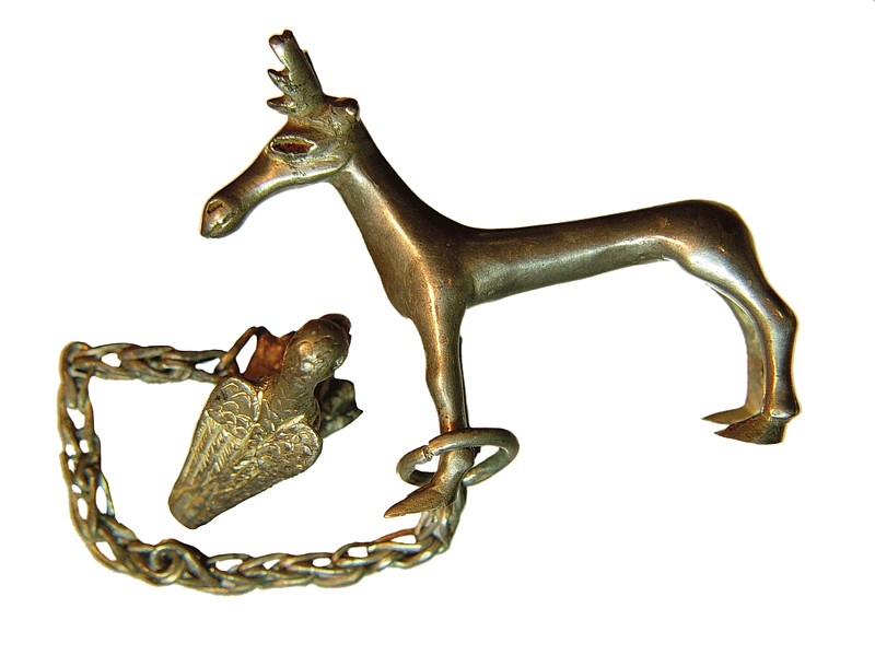 
              This photo provided on Wednesday, Dec. 14, 2016 by the Allard Pierson Museum in Amsterdam shows jewellery in the shape of a deer. A Dutch court has ruled that a trove of historical artefacts that is being held by an Amsterdam museum must be returned to Ukraine and not to four museums in Crimea that loaned out the objects for an exhibition in 2014. (Allard Pierson Museum via AP)
            