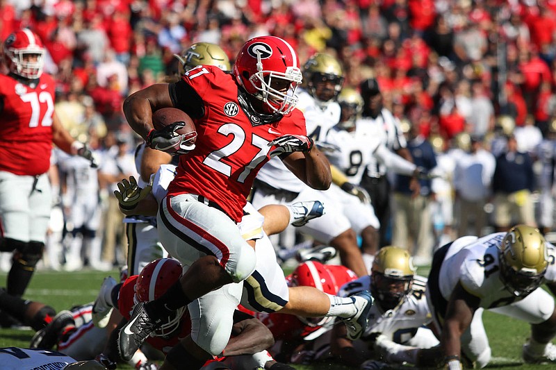 Georgia junior tailback Nick Chubb announced Thursday afternoon that he was returning for his senior season and cited last month's 28-27 loss to Georgia Tech as a factor.