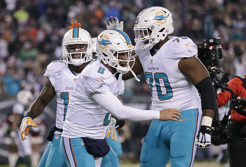 Matt Moore has career night as Dolphins rout Jets