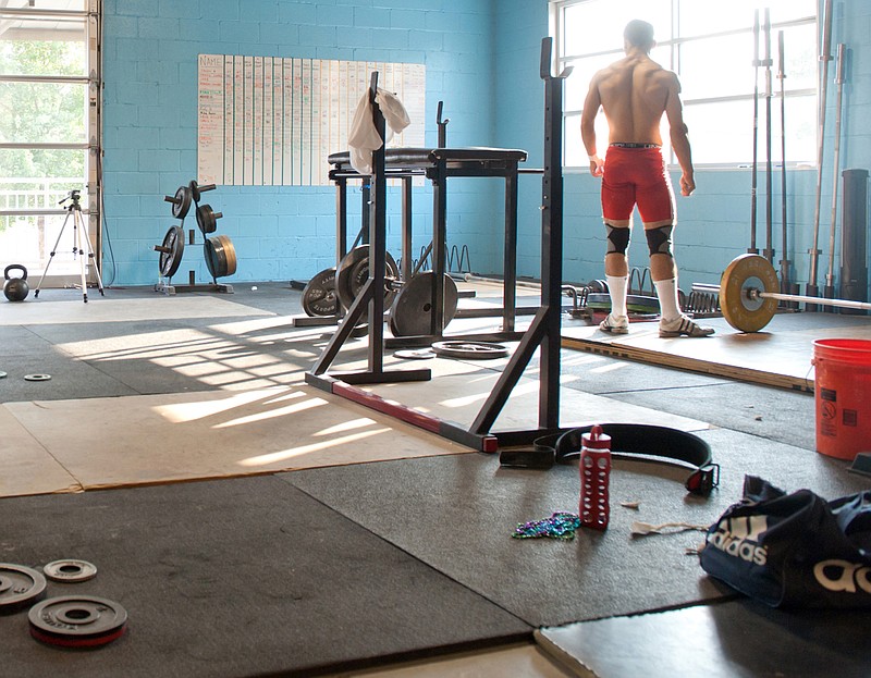 Weightlifter dies after 315pound barbell drops on his neck in Iowa gym