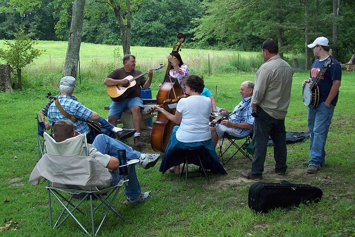 Folk Music Store/School moves to grow | Chattanooga Times Free Press