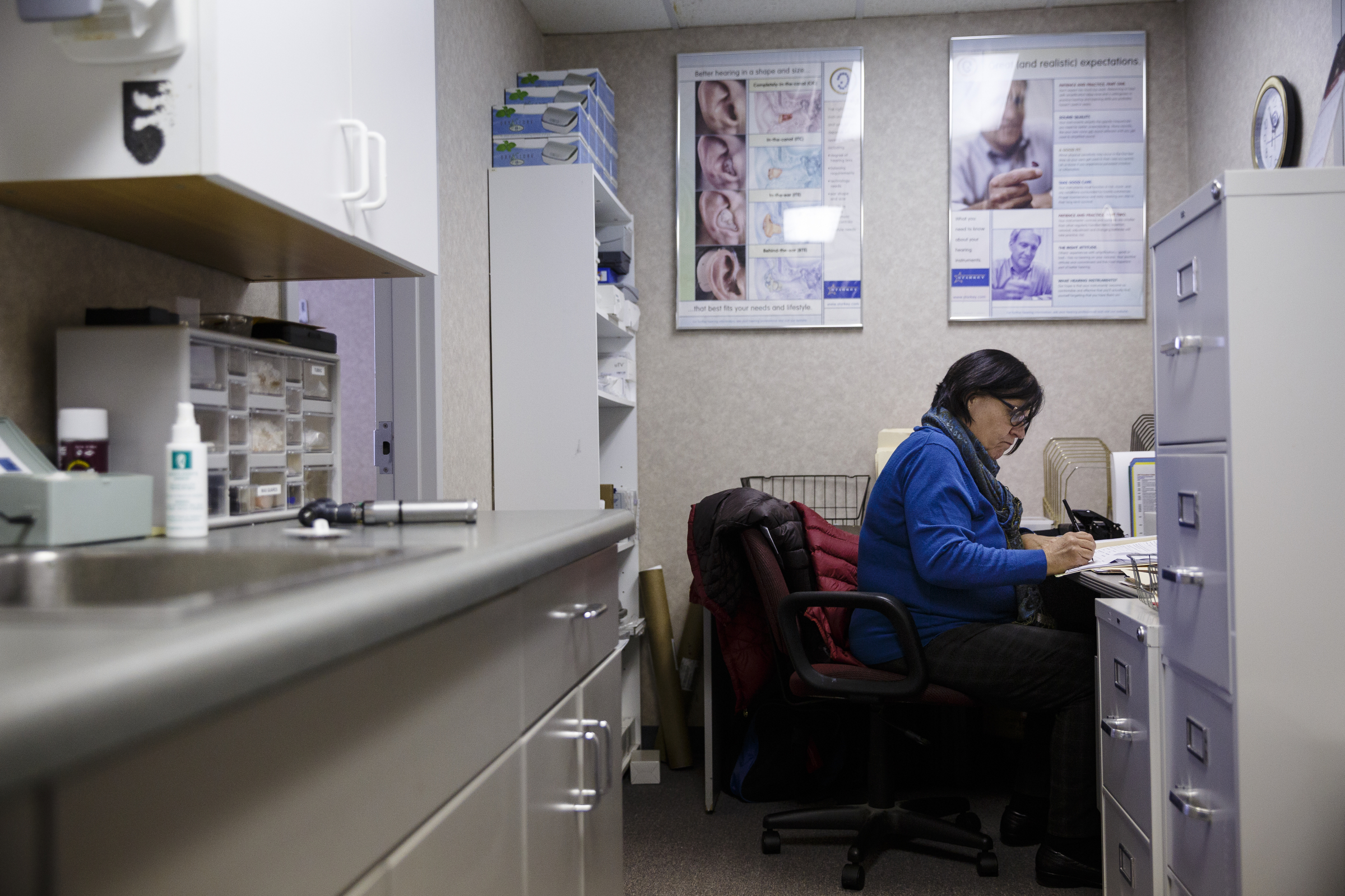 Audiologist Ursula Chaplin checks the function of hearing aids before sending them to patients at The Speech and Hearing Center on Thursday, Dec. 15, 2016, in Chattanooga, Tenn. The FDA will consider allowing the sale of over-the-counter hearing aids.