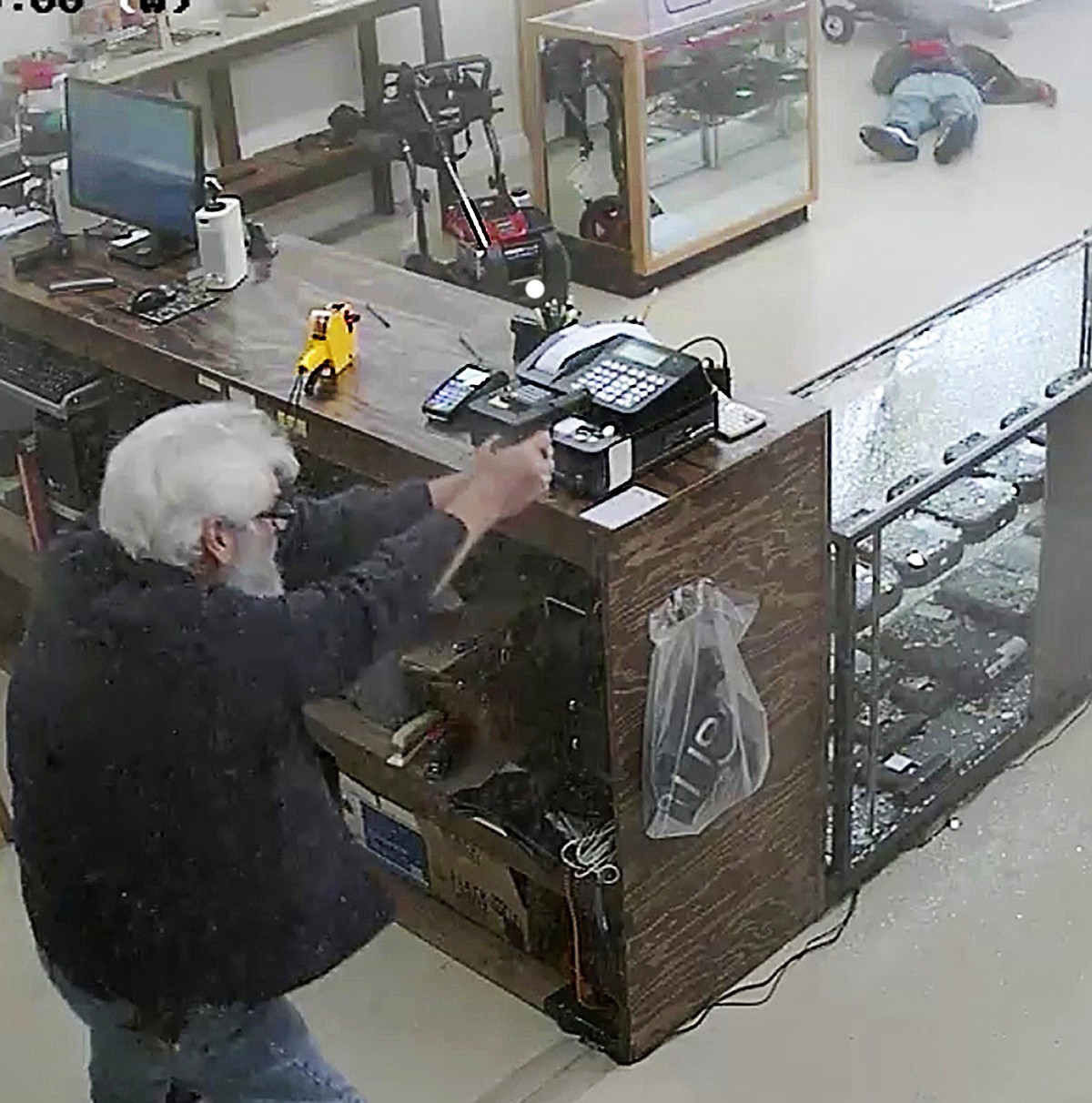 Georgia gun store owner shoots, kills armed robbery suspect ...