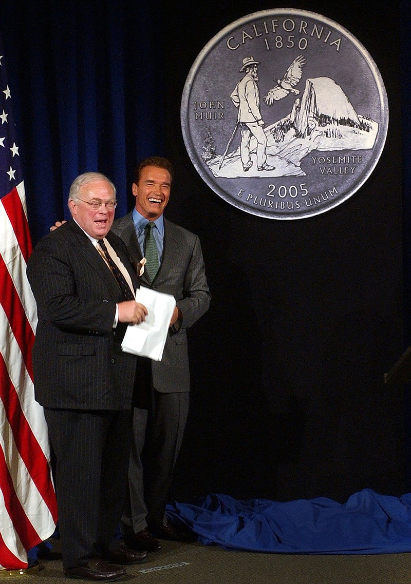 
              FILE - In this March 29, 2004, file photo, California Gov. Arnold Schwarzenegger, right, and state Librarian Kevin Starr, smile after unveiling the design chosen for the California Quarter during ceremonies in Sacramento, Calif. Starr, California's former librarian and one of the state's premier historians, died Saturday, Jan. 14, 2017. He was 76 (AP Photo/Rich Pedroncelli, File)
            