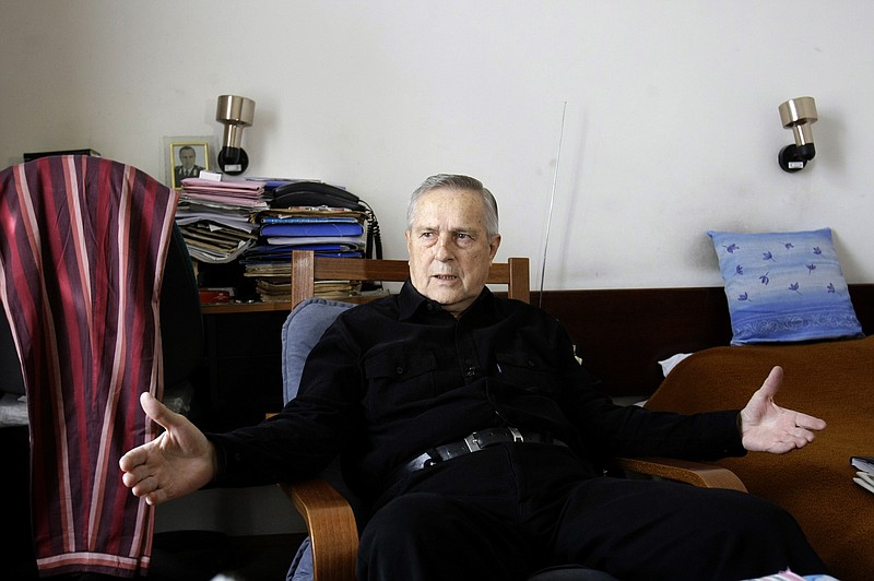 
              FILE - In this March 19, 2010 file photo, Ex-Yugoslav army Gen. Vlado Trifunovic speaks during an interview with The Associated Press, in Belgrade, Serbia. Serbia’s state TV says former Yugoslav army general Vlado Trifunovic, whose treason conviction by Serbia’s wartime nationalist leadership became a symbol of senselessness of the 1990s’ Balkan conflict, has died aged 78. Tuesday’s reports say Trifunovic died on Sunday, Jan. 15, 2017 in Belgrade. (AP Photo/Darko Vojinovic, File)
            