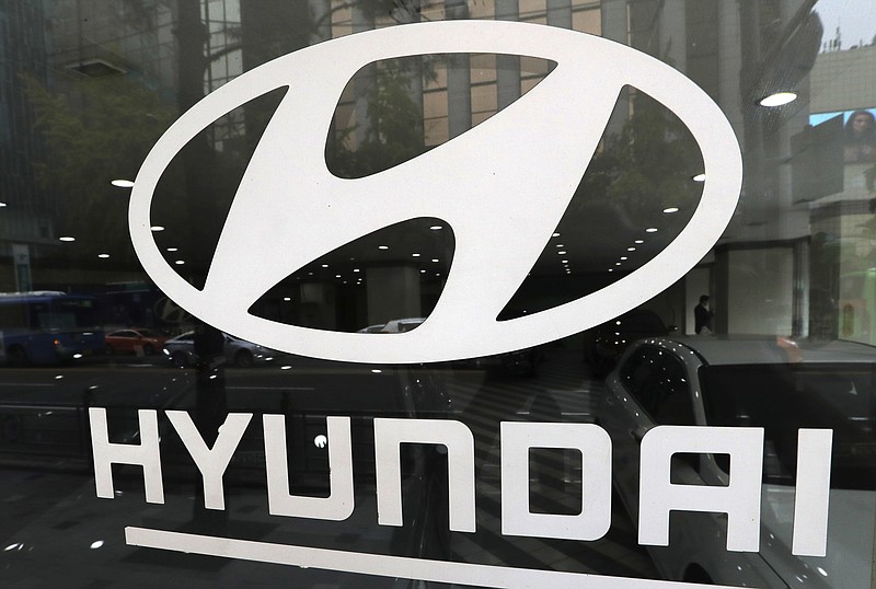 
              In this Oct. 26, 2016, photo, the logo of Hyundai Motor Co. is displayed at the automaker's showroom in Seoul, South Korea. (AP Photo/Lee Jin-man)
            