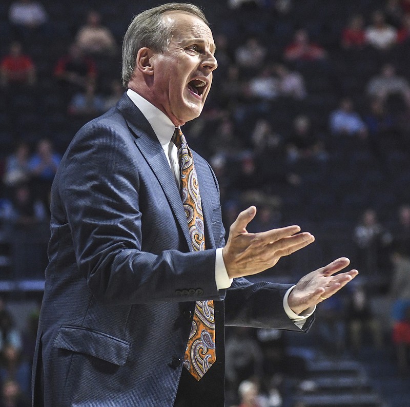 Tennessee head coach Rick Barnes reacts during an NCAA college basketball game against Mississippi in Oxford, Miss. on Tuesday, Jan. 17, 2017. (Bruce Newman/Oxford Eagle via AP)