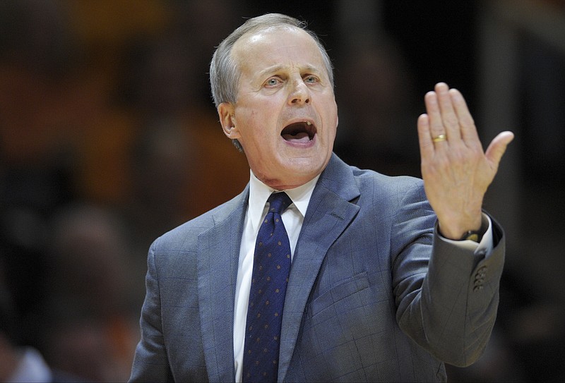 Tennessee head coach Rick Barnes calls on his team during an NCAA SEC-Big 12 basketball game between Tennessee and Kansas State at Thompson-Boling Arena in Knoxville, Tenn., on Saturday, Jan. 28, 2017. (Calvin Mattheis/Knoxville News Sentinel via AP)