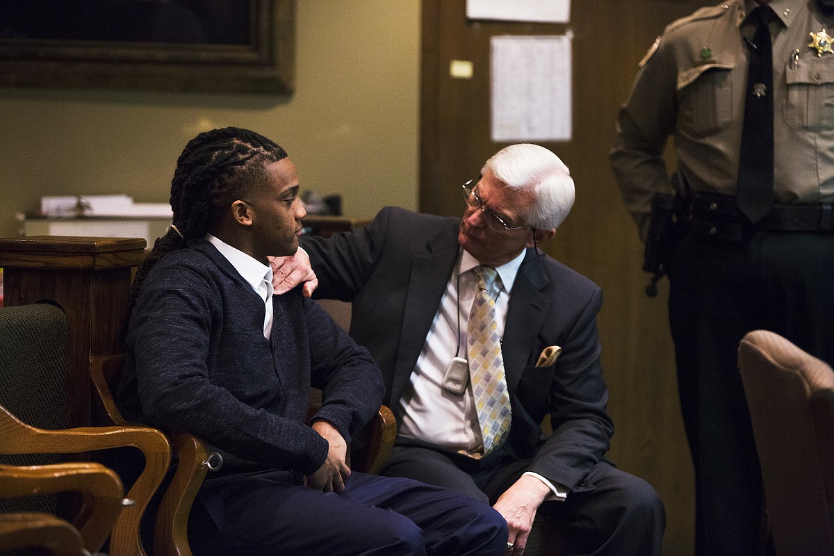 Man found guilty of shooting Memphis police officers during raid of his ...