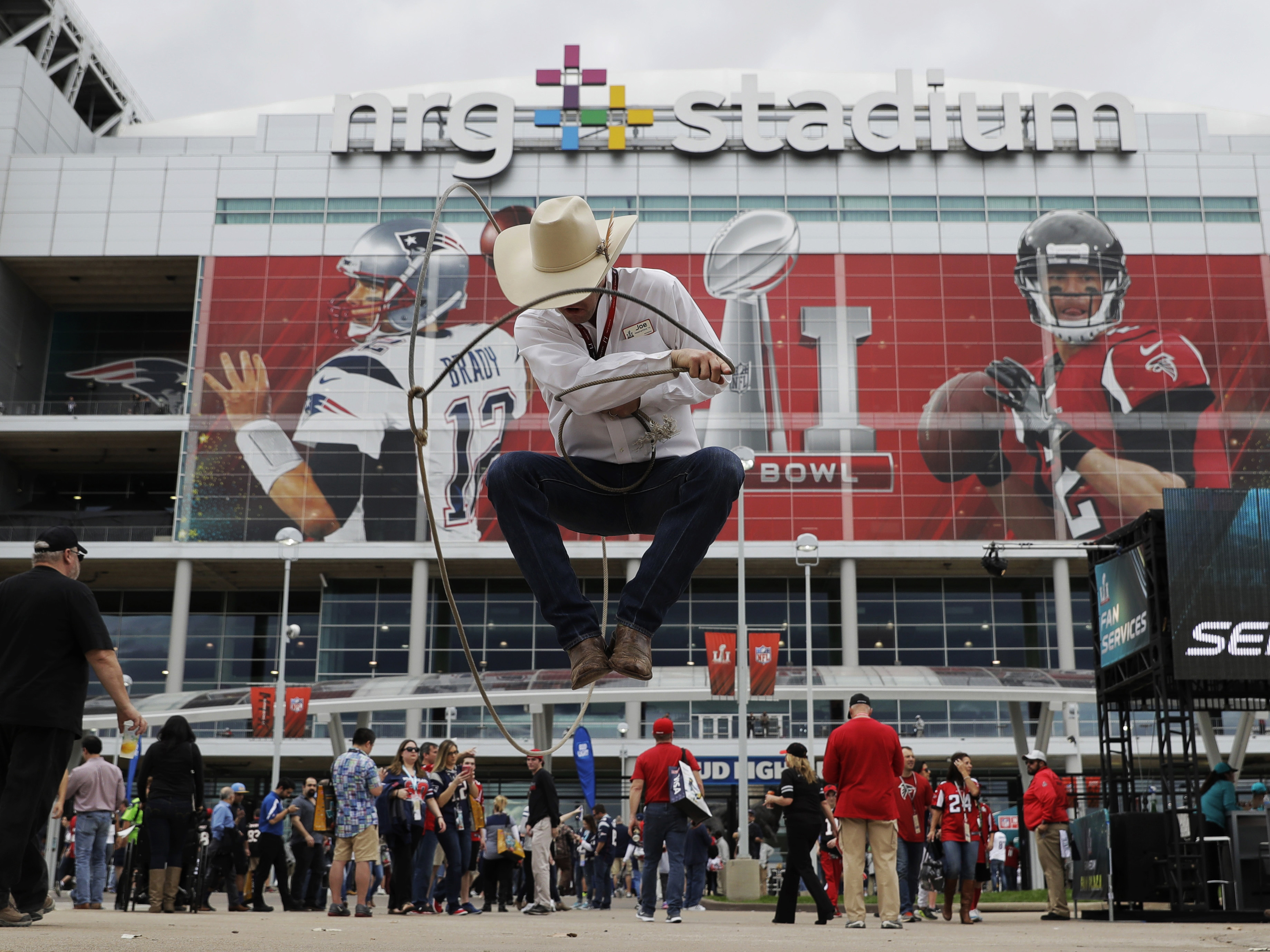 Super Bowl 51: Roof at NRG Stadium will be closed 
