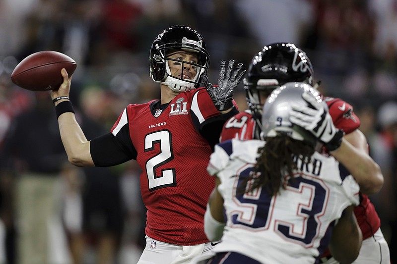 
              Atlanta Falcons' Matt Ryan throws a touchdown pass to Austin Hooper, during the first half of the NFL Super Bowl 51 football game against the New England Patriots, Sunday, Feb. 5, 2017, in Houston. (AP Photo/Darron Cummings)
            