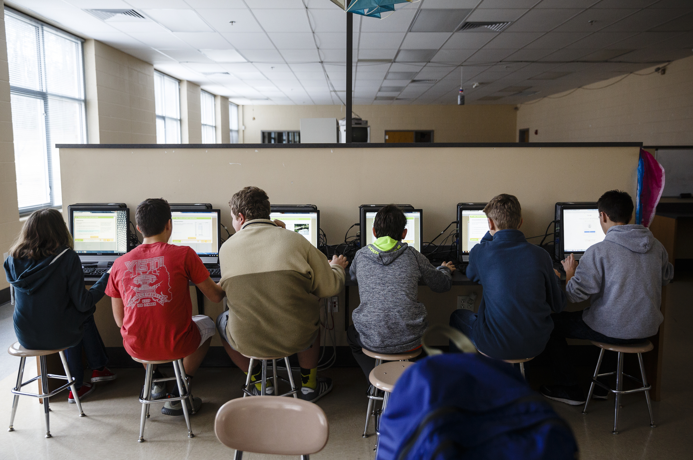 Students use the Learning Blade program in their science class at Signal Mountain Middle High School on Thursday, Feb. 9, 2017, in Chattanooga, Tenn. Learning Blade is an online learning program geared towards STEM education for students.