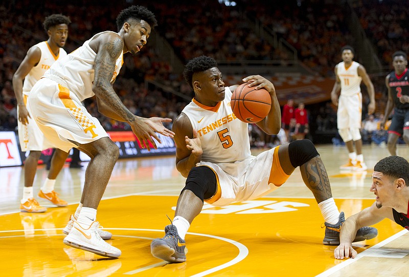 Tennessee's Admiral Schofield grabs a loose ball during the Vols' 76-75 home loss to Georgia this past Saturday.